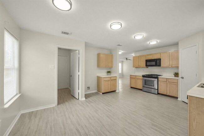 Building Photo - 839 Autumn Point Ln