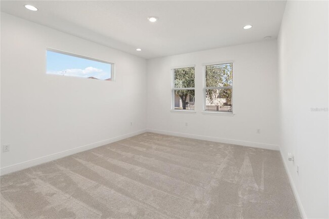 Building Photo - 14797 Milfoil Ave