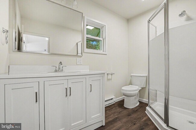 Building Photo - 105 Oak Hill Dr