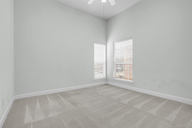 Building Photo - 27 Rockledge Dr