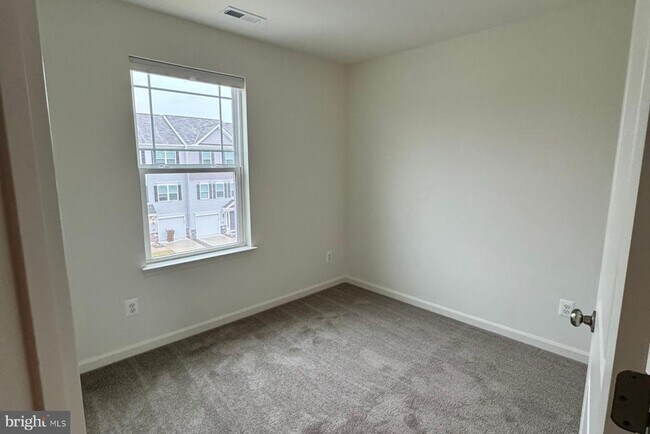 Building Photo - 2541 Westwind Blvd