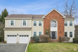 Building Photo - 12 Baumgartner Ct