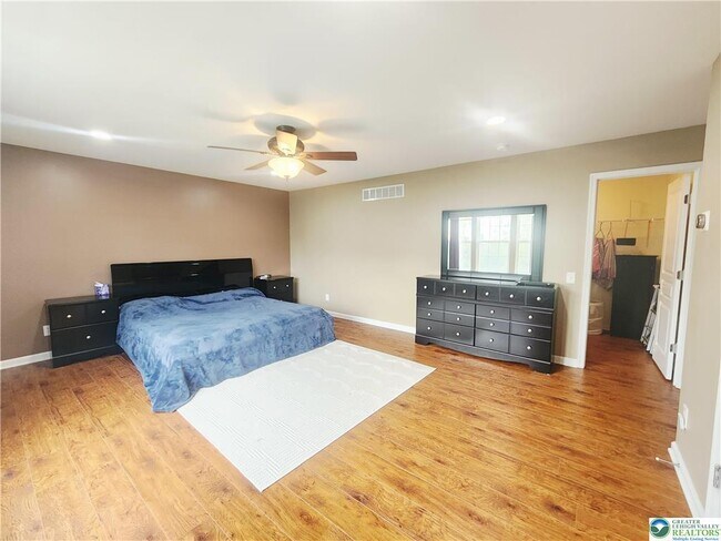 Building Photo - 8858 Pathfinder Rd
