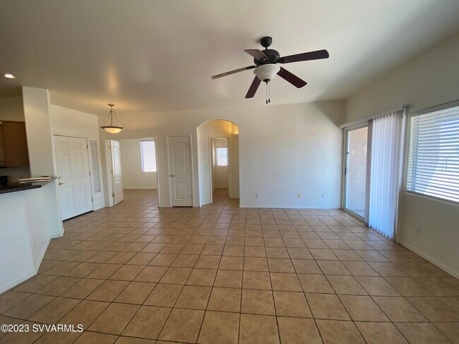Building Photo - 1095 S Forest Ridge Dr
