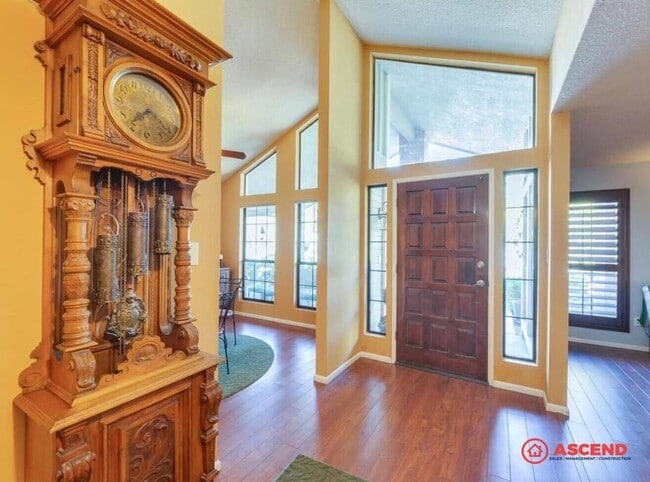 Building Photo - Phenomenal Home On The West Side of Town – Near Bakersfield Marketplace