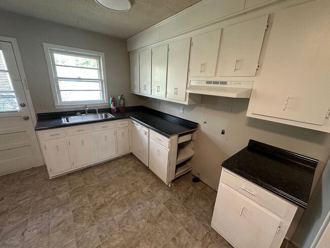 Building Photo - 107 Hope Dr