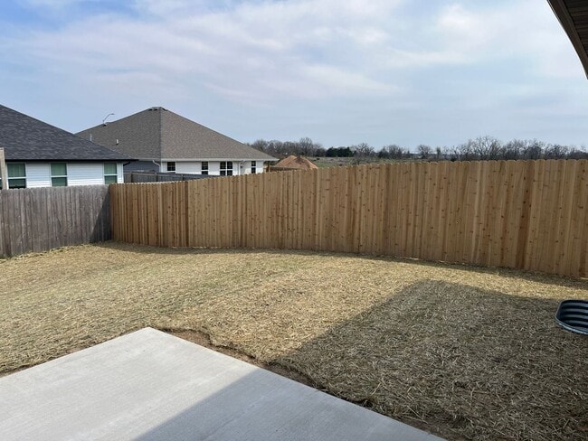 Building Photo - Where Convenience Meets Luxury.