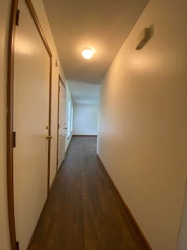 Building Photo - 3 Bedroom Home with 2 Car Attached Garage!