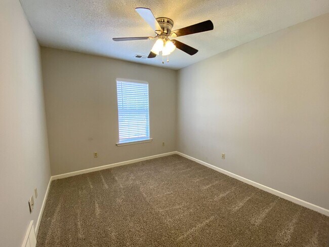 Building Photo - 4 bed, 2.5 bath house in Olive Branch
