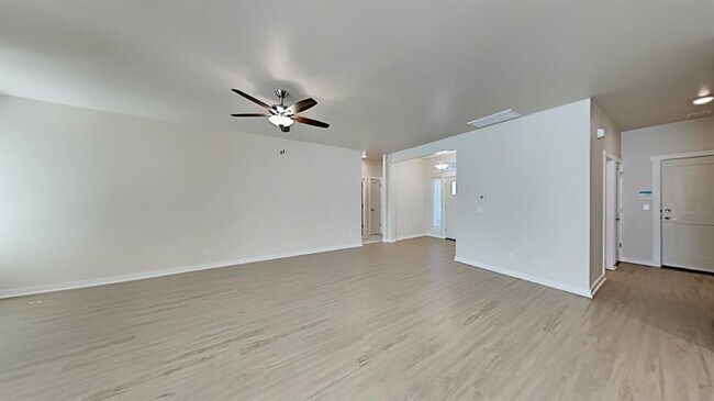 Building Photo - 9904 Glover River Dr