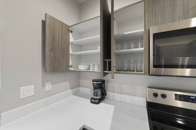 Building Photo - 906 21st St