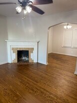 Building Photo - 2725 W Park Pl