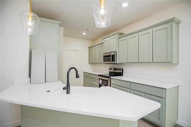 Building Photo - 3 Runnymede Cir