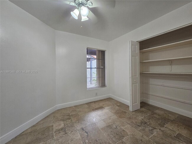 Building Photo - 15075 SW 49th Ln