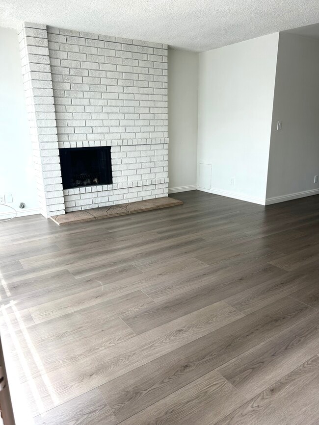 Building Photo - 794 N Shattuck Pl