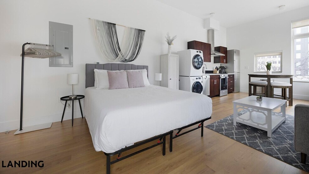 Building Photo - 135 Adams St