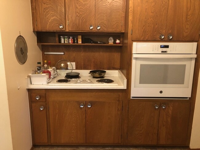 Building Photo - Mercer Island Rambler Available 2/1!