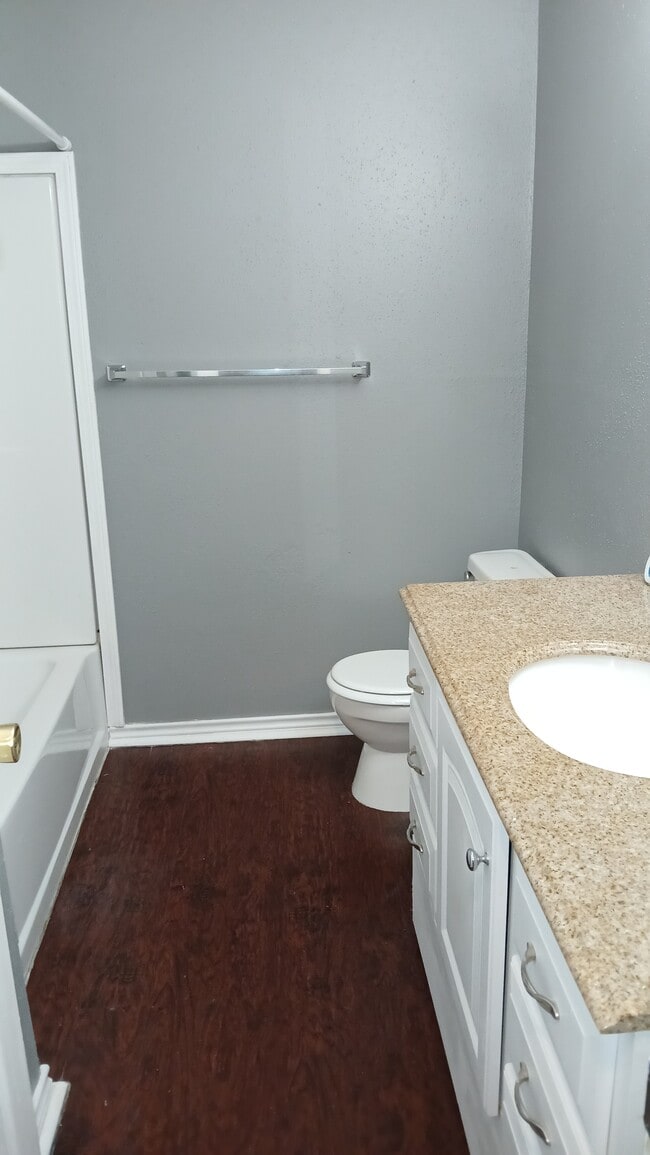 Building Photo - 23 Parkland Cir