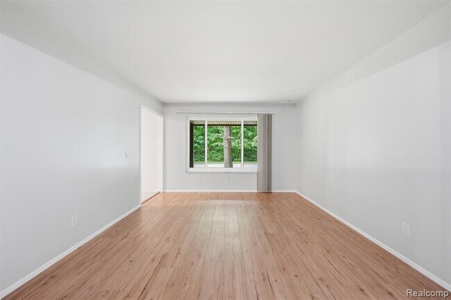 Building Photo - 1880 Welling Dr