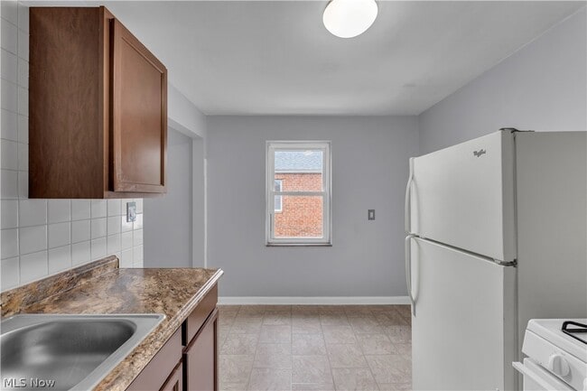 Building Photo - 21270 Crystal Ave