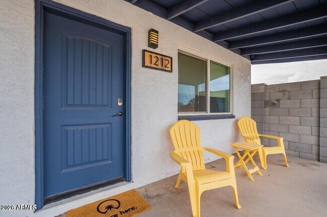 Building Photo - 1156 E Tempe Dr