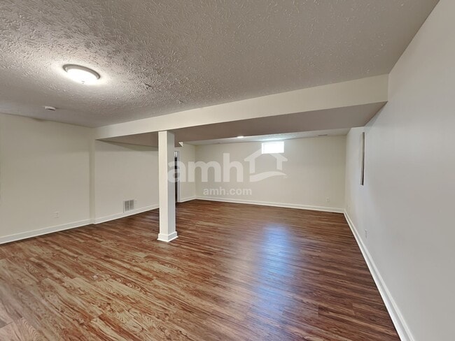 Building Photo - 257 Bannock Dr