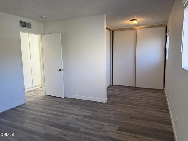 Building Photo - 832 E Garfield Ave