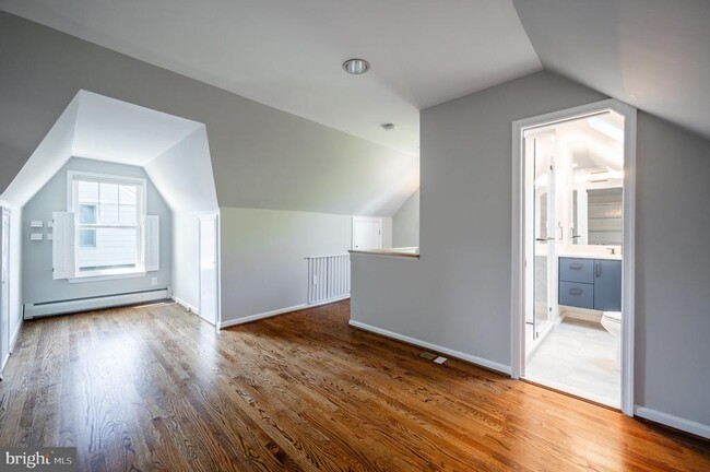 Building Photo - 506 E Windsor Ave