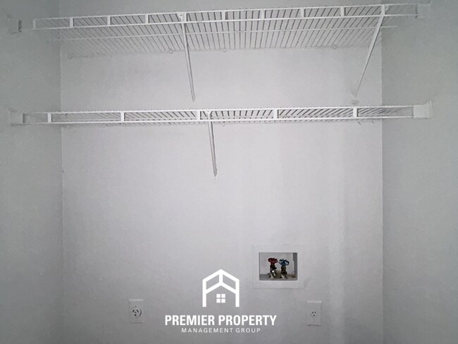 Building Photo - Charming 3BR/2BA Near Southwind | High Ceilings, Hardwood Floors & 2-Car Garage