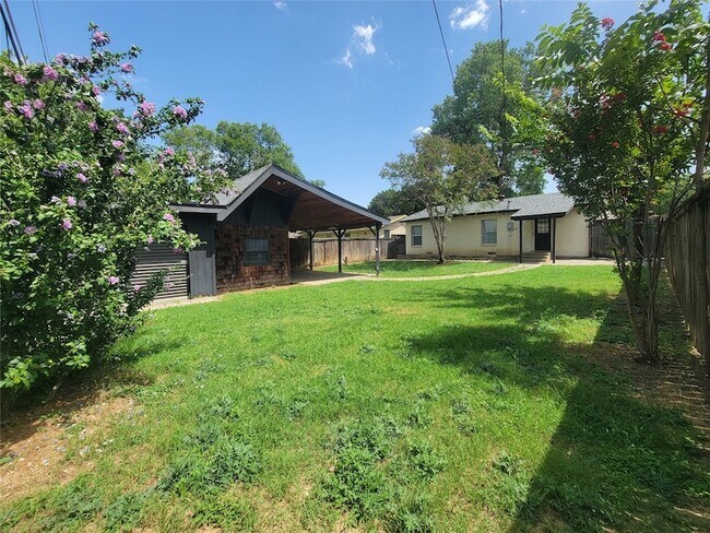 Building Photo - 1225 Blalock Ave