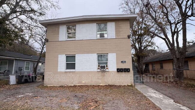 Building Photo - 1245 W 30th St