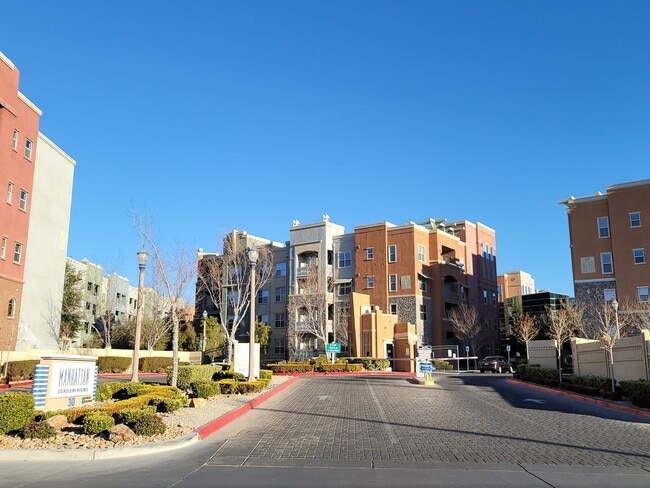 Building Photo - 44 E Serene Ave