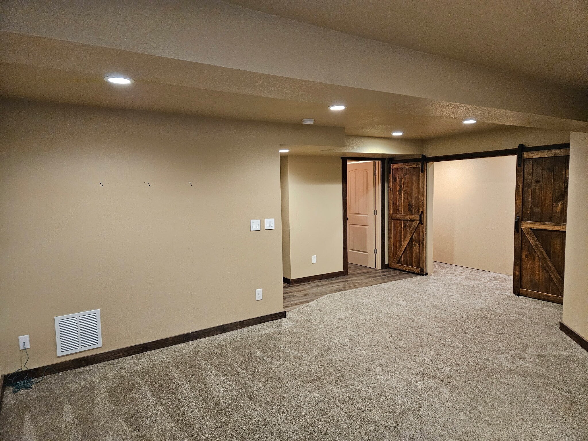 Building Photo - 6627 Antigua Dr