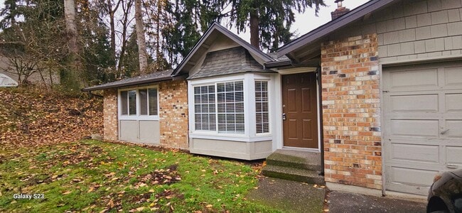 Primary Photo - REDUCED - Puyallup 2bed/1.5 bath Duplex