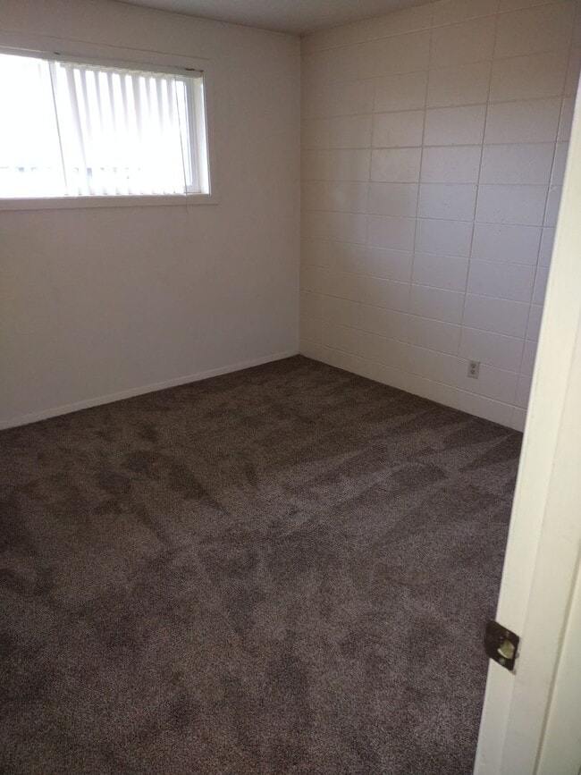 Building Photo - 1 bed room 1 bath in Beautiful South Eugene