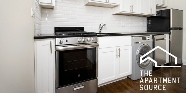 Building Photo - 918 Green Bay Rd