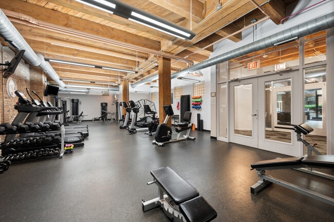 Building Photo - 1040 W Adams St