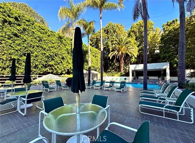 Building Photo - 1131 Alta Loma Rd