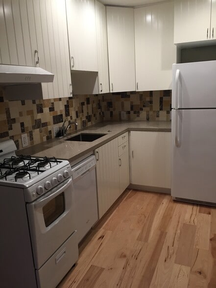 kitchen - 921 Western Dr