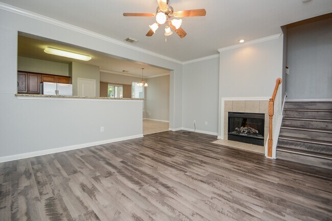 Building Photo - 16102 Limestone Lake Dr