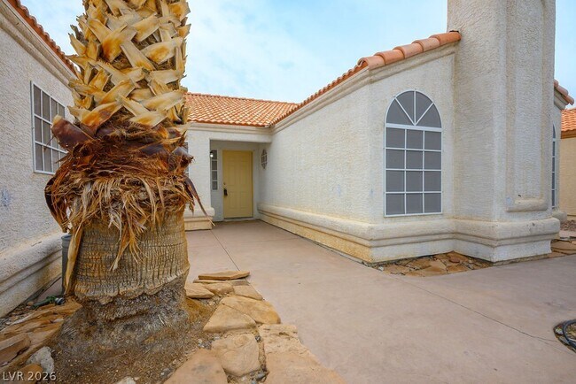 Building Photo - 2015 Akamine Ave