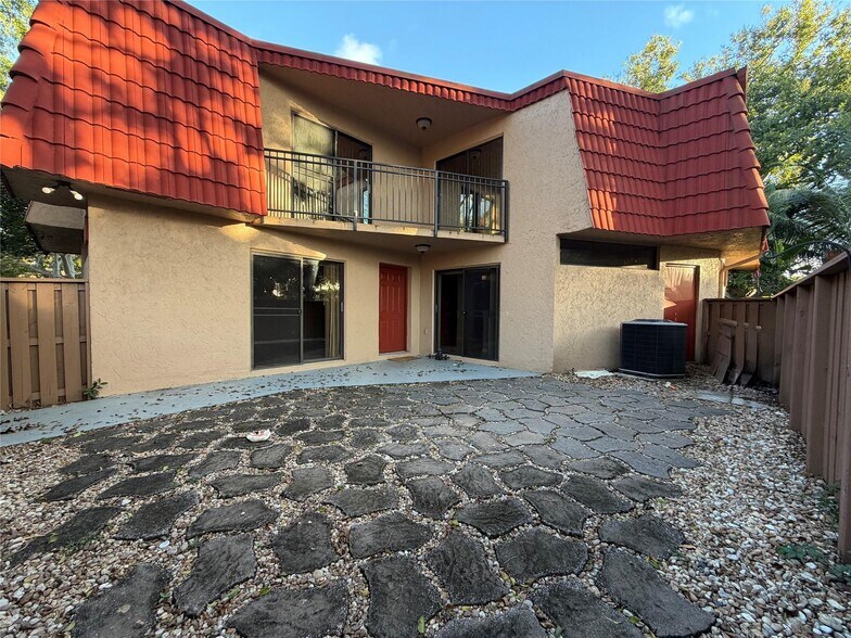 Building Photo - 8183 Severn Dr