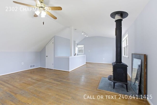 Building Photo - 2302 Chapman Rd