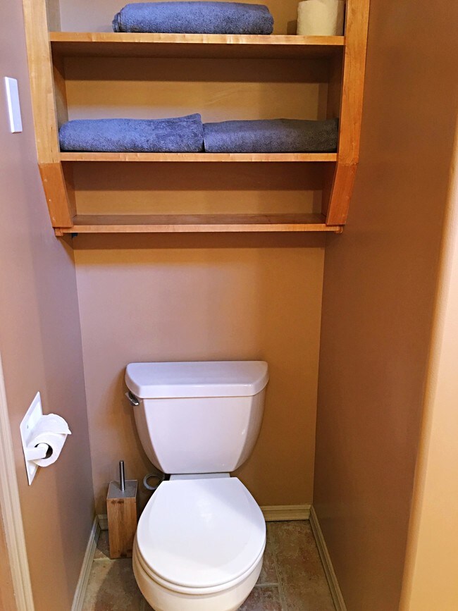 Bathroom - 8567 Walnut Dr