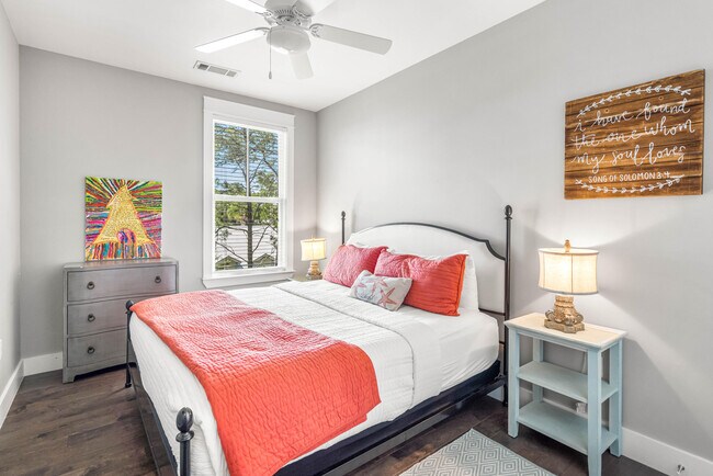 Building Photo - 4923 E County Hwy 30A