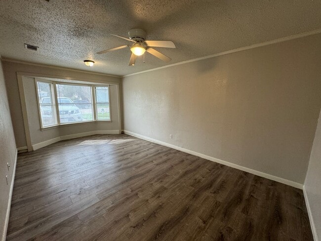 Building Photo - 1402 Hammond Dr