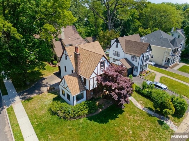 Building Photo - 217 Heywood Ave