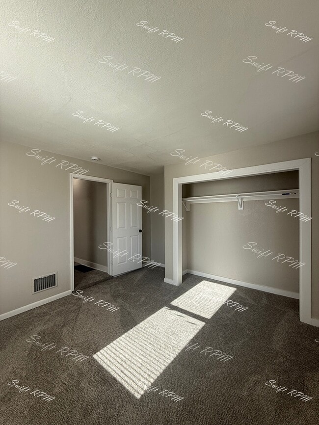 Building Photo - 909 3rd Ave