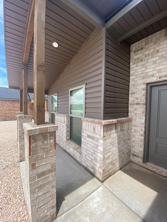 Building Photo - 329 Trailblazer Ln