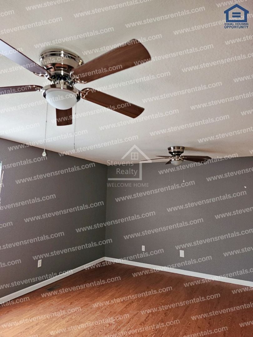 Building Photo - 3715 Skyline Dr